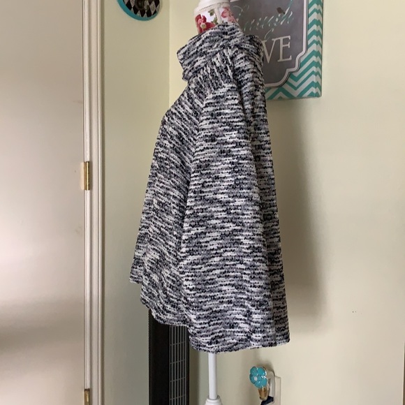 Westbound Woman Cowl Sweater - Picture 10 of 10